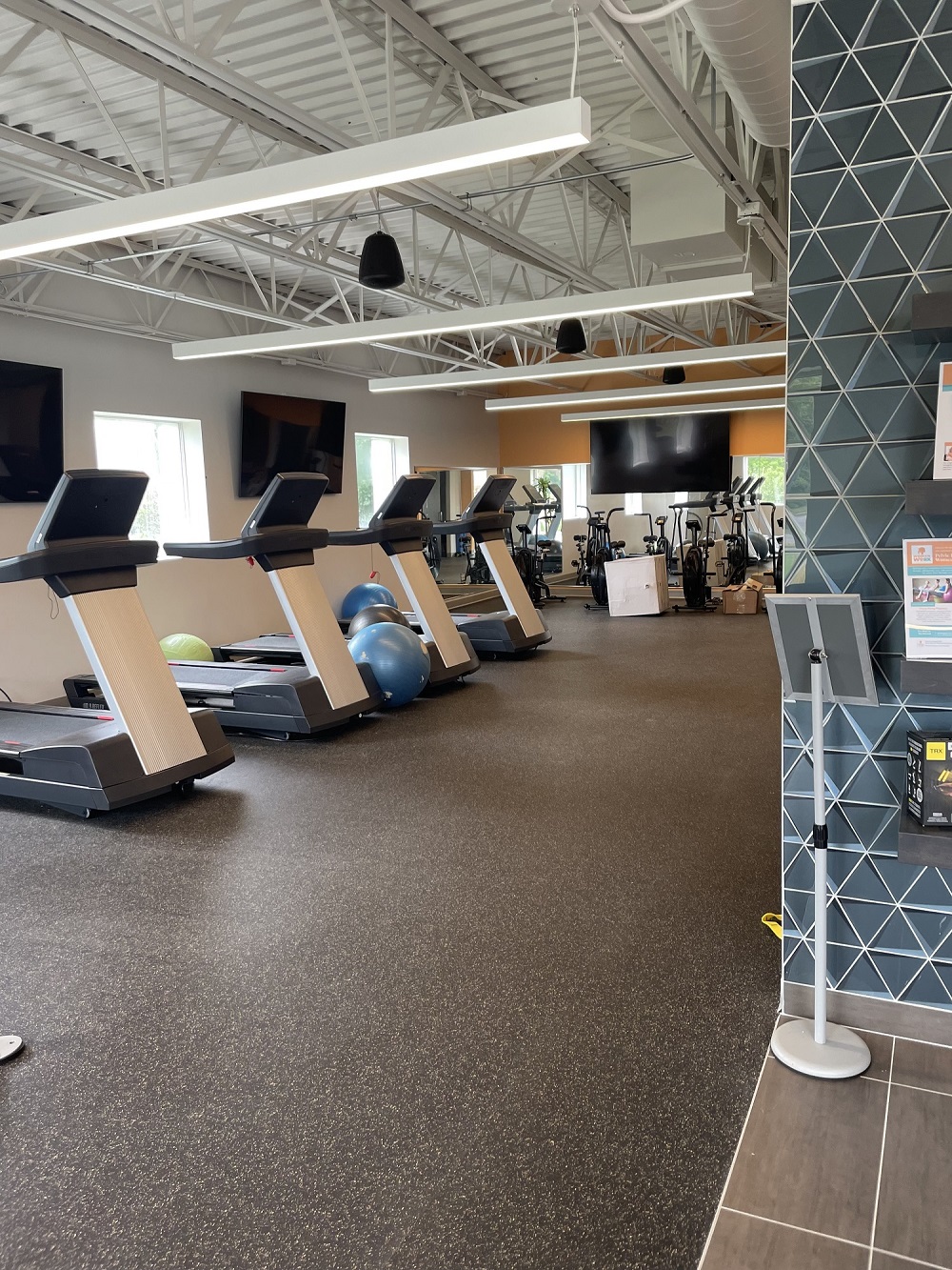 Auromira-Womanworx-fitnessarea