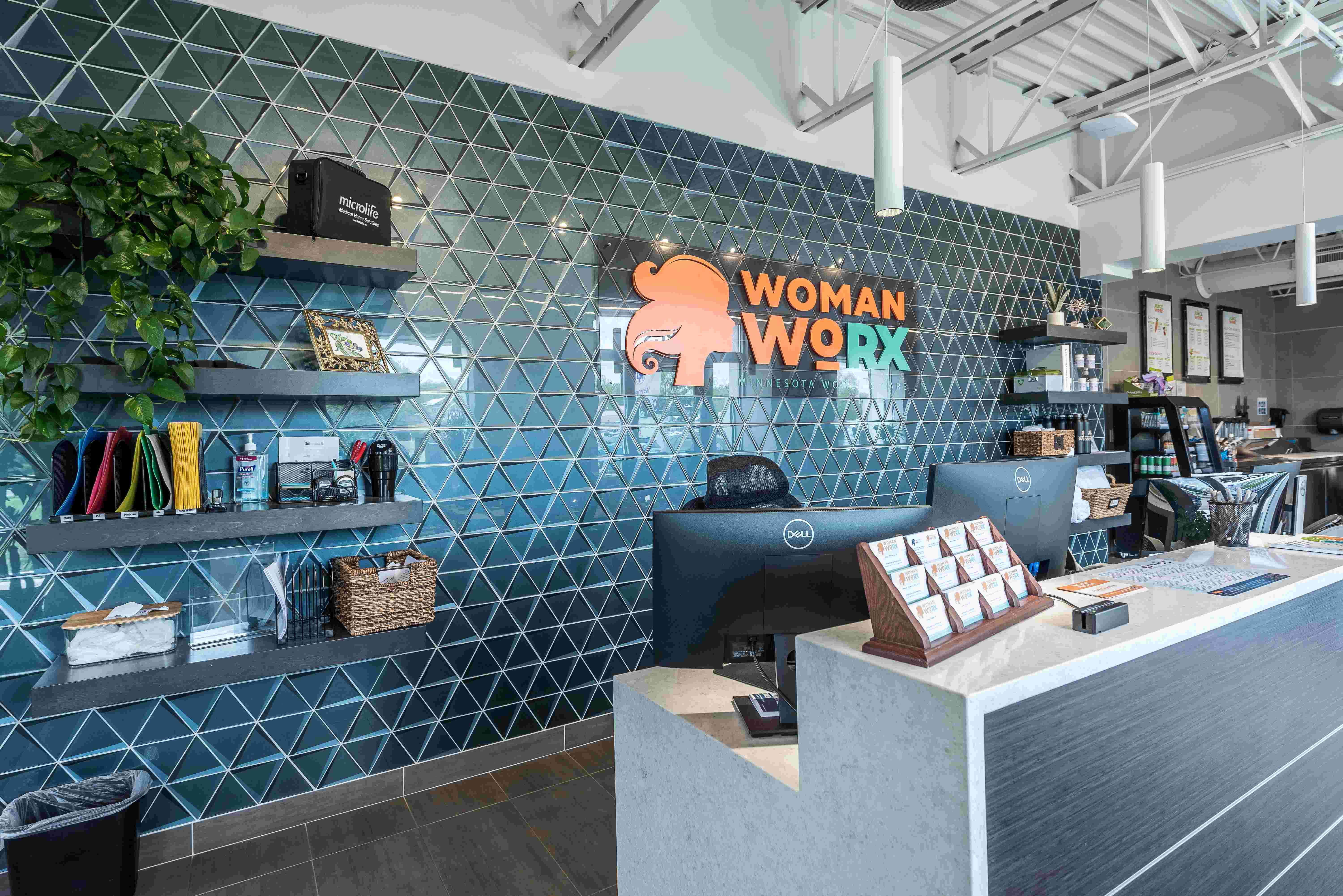 WomanWoRX1